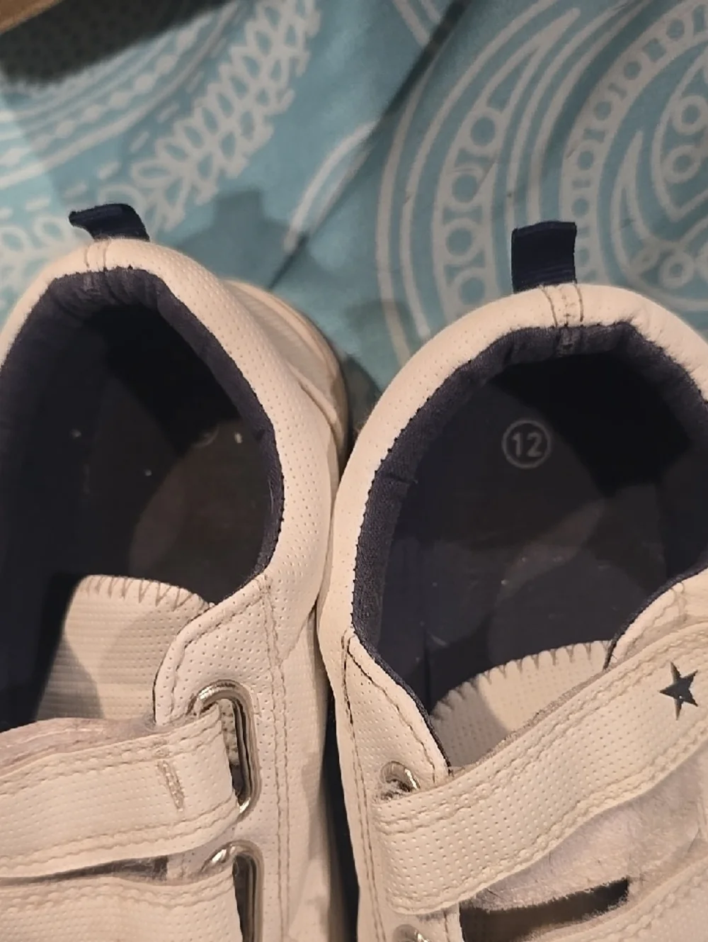 ❤️10/$13 Kids White Velcro Sneakers with Star Accent